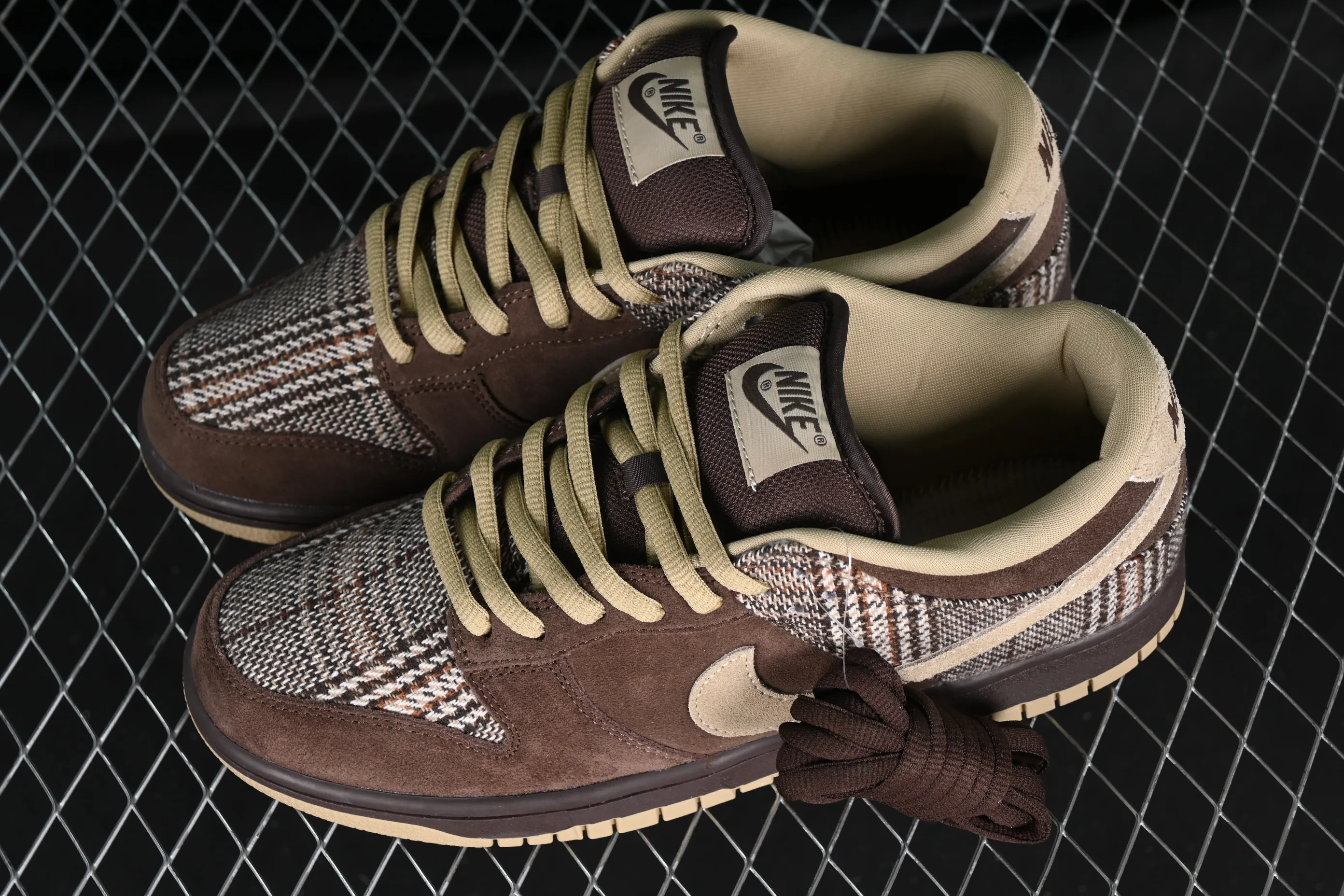 All Categories Nk SB Dunk Series Nk SB Dunk Low Low-top sneakers Pure original Nk SB Dunk Low Brown plaid SB smashed backboard fashion casual sneakers 304292-223